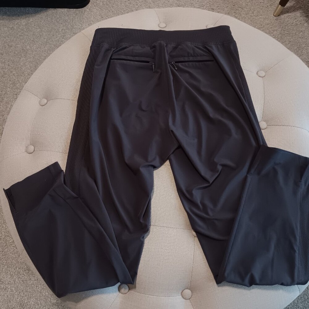 Womans Athleta bottoms size 2 / gray - Picture 2 of 7
